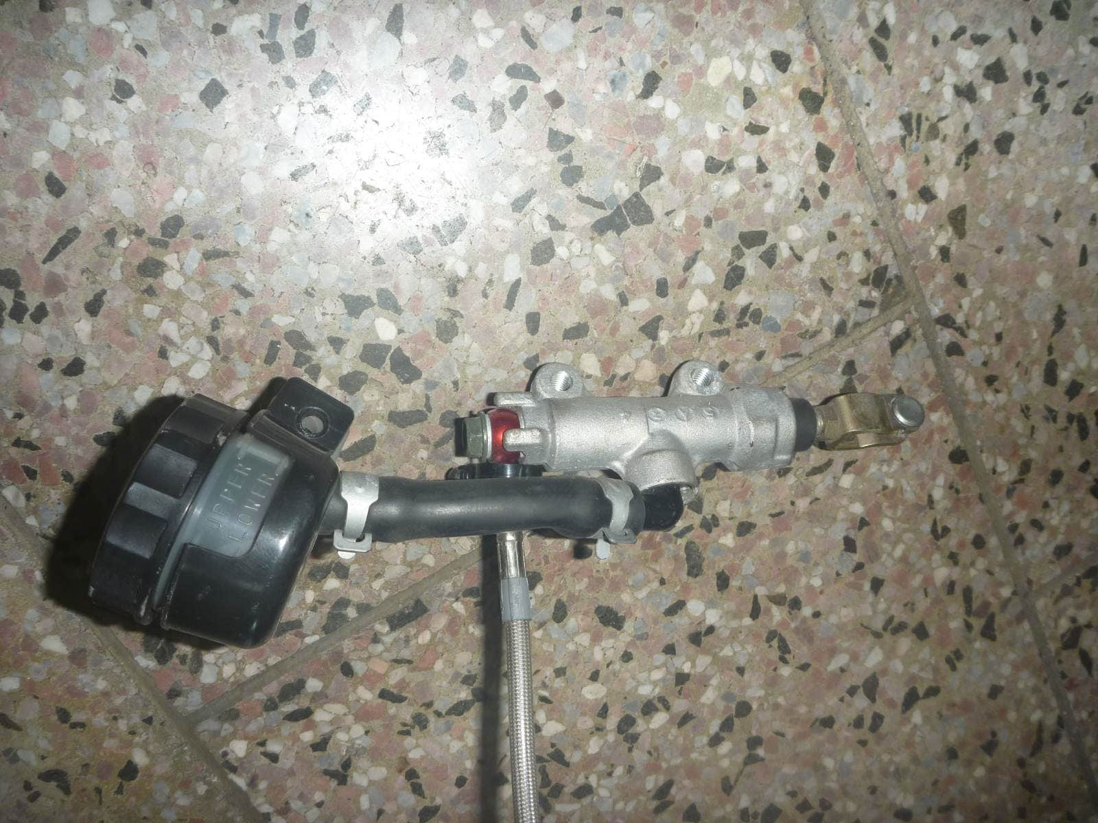 Klikněte pro detailní foto č. 1 - Zadní brzdová pumpa